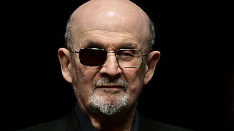 Salman Rushdie: 25 ans de prison pour l'homme qui a poignardé l'écrivain en 2022
