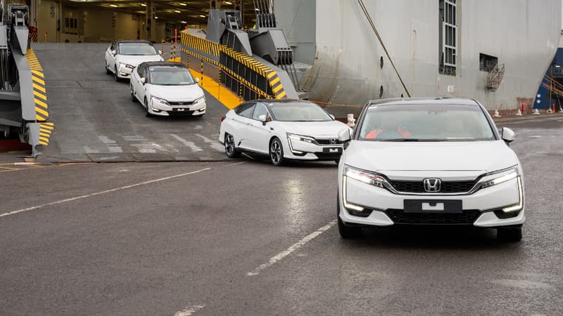 Le constructeur japonais Honda commercialise déjà une berline fonctionnant grâce à une pile à hydrogène : la Clariry Fuel-Cell. 