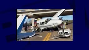 L'avion qui s'est écrasé sur une autoroute à Victoria (Texas), le 11 décembre 2024.