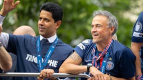 Nasser Al-Khelaïfi et Luis Enrique lors de la parade du PSG sur les Champs Elysées, le 1er juin 2025