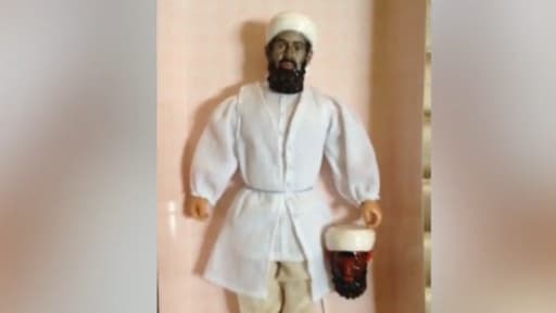 Une centaine d'exemplaires de poupées Ben Laden, conçues par la CIA, auraient été livrées par bateau à Karachi en 2006.