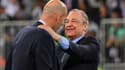 Le président du Real Madrid Florentino Perez (d) et son entraîneur français Zinédine Zidane, après la finale de la Supercoupe d'Espagne, le 12 janvier 2020 à Djeddah (Arabie Saoudite)  