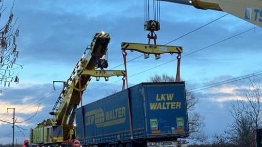 Les opérations de levage à Carentan en Normandie