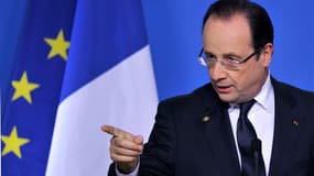 François Hollande perd cinq points en mars et tombe à 36% d'opinions positives, soit le niveau le plus bas enregistré depuis son élection en mai 2012, selon un sondage LH2/Le Nouvel Observateur diffusé lundi. /Photo prise le 14 mars 2013/REUTERS/Eric Vida