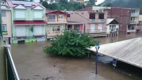 Inondations en Martinique, à Rivière-Pilote - Témoins BFMTV
