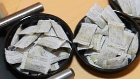 Des sachets de snus s'achètent très facilement sur internet, bien qu'interdite à la vente en France.