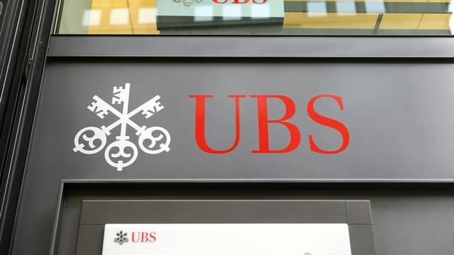 Après sa filiale française, la maison mère du groupe bancaire suisse UBS a été mise en examen pour "démarchage bancaire illicite" auprès de fortunes françaises dans le but de leur proposer des placements soustrayant des fonds au fisc français. /Photo pris