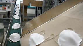 Des masques FFP2 fabriqués à l'usine Moldex-Metric de Walddorfhaeslach, en Allemagne, le 20 janvier 2021