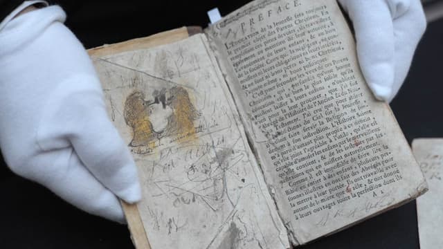 Croquis et dessins attribués au poète Arthur Rimbaud.
