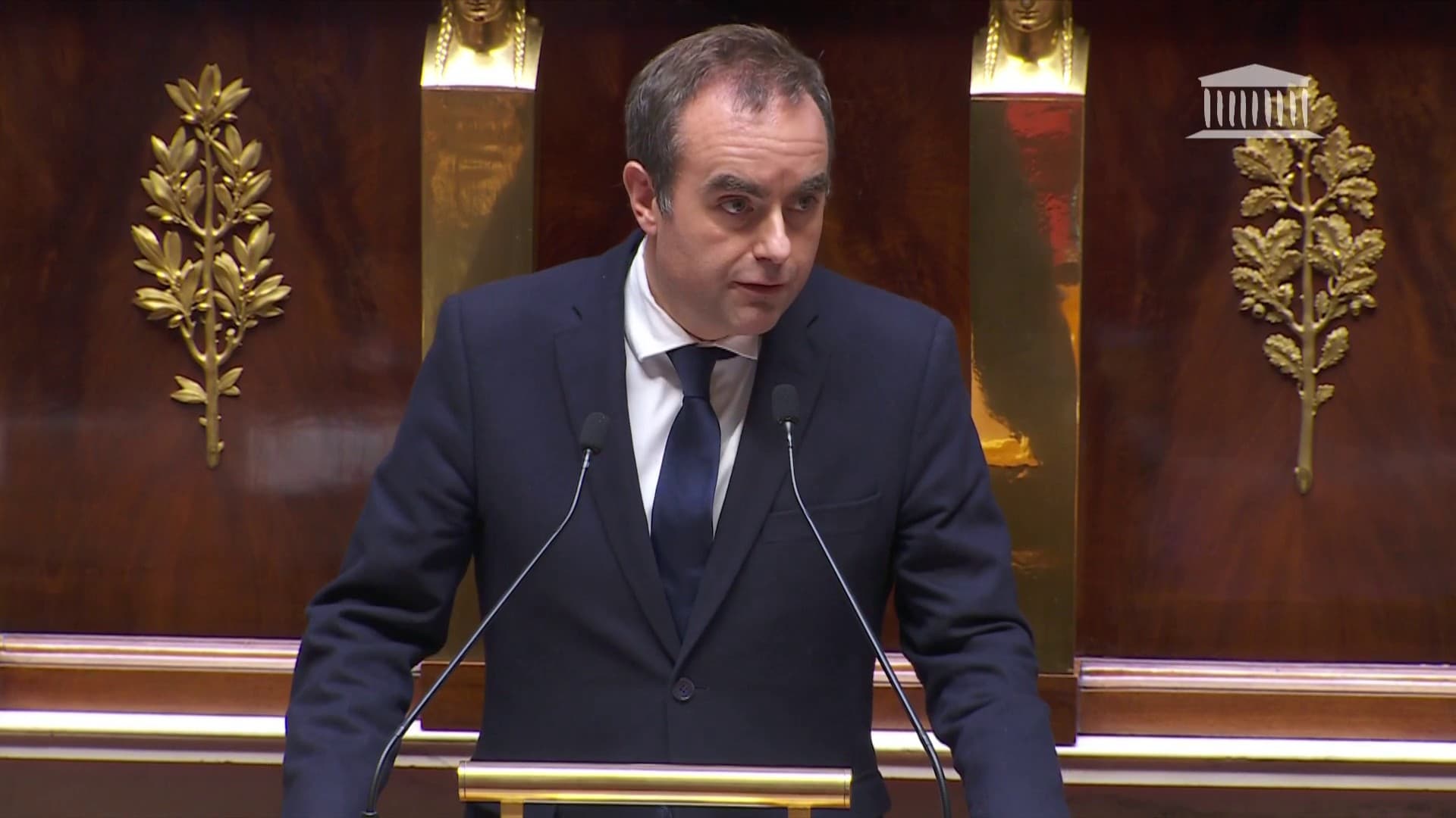 "Ce n'est pas une politique d'austérité": le gouvernement propose de réduire le déficit à 4,7% du PIB l'an prochain (un peu plus que ce que proposait Bayrou)