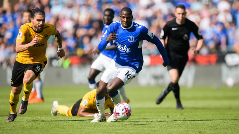 Mercato: Doucouré prolonge un an avec Everton en pleine lutte pour le maintien