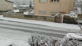 Ardennes: chutes de neige à Charleville-Mézières - Témoins BFMTV