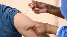 Vaccination à Saint-Maur-des-Fossés, en région parisienne, le 31 mai 2021
