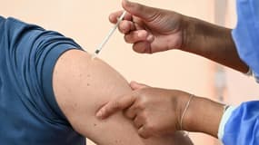 Vaccination à Saint-Maur-des-Fossés, en région parisienne, le 31 mai 2021 