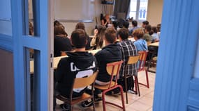 Selon la Cour des Comptes, il faut mieux gérer la répartition des enseignants, mieux gérer les moyens mis à leurs disposition.