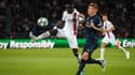 Idrissa Gueye au duel avec Toni Kroos lors de PSG-Real Madrid en Ligue des champions, le 18 septembre 2019