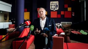Le président de l'Olympique Lyonnais, Jean-Michel Aulas, répond aux questions des journalistes, le 14 octobre 2020 au Groupama stadium à Décines-Charpieu