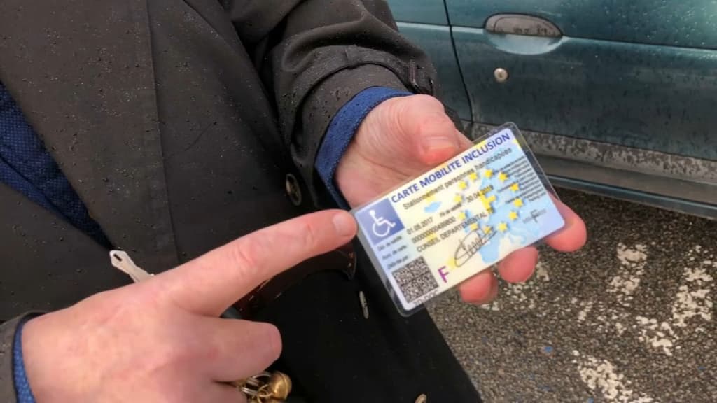 Paris : les utilisateurs de fausses cartes d'invalidité mis à l'amende - Le  Parisien