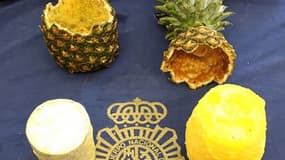 Les ananas étaient vidés, puis remplis avec un cylindre de cocaïne recouvert de cire ou de paraffine imitant la chair du fruit