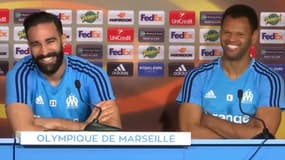 Adil Rami et Rolando en plein fou rire pendant leur conférence de presse