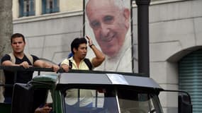 Les portraits du pape François ont été installés dans les rues de La Havane