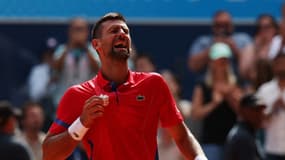 L'énorme émotion de Novak Djokovic après sa médaille d'or aux JO de Paris le 4 août 2024