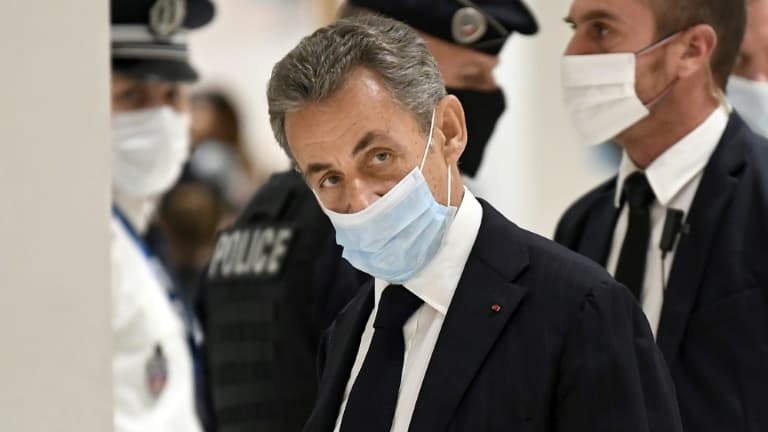 Nicolas Sarkozy arrive au tribunal, le 23 novembre 2020 à Paris