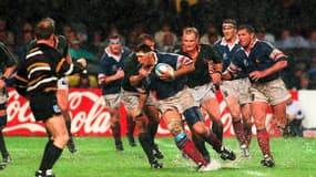 Le Français Abdelatif Benazzi face à l'Afrique du Sud lors de la finale de la Coupe du monde 1995
