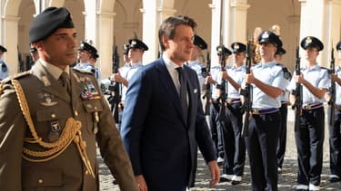 Giuseppe Conte arrivant ce jeudi au Quirinal pour y rencontrer le président de la République italienne.
