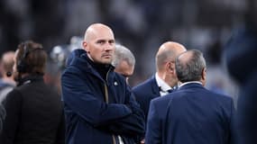Le Directeur technique de l'arbitrage Antony Gautier sur la pelouse du Vélodrome, le 4 novembre 2023