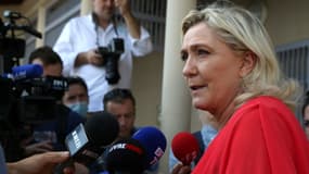 Marine Le Pen, en déplacement à Mayotte 