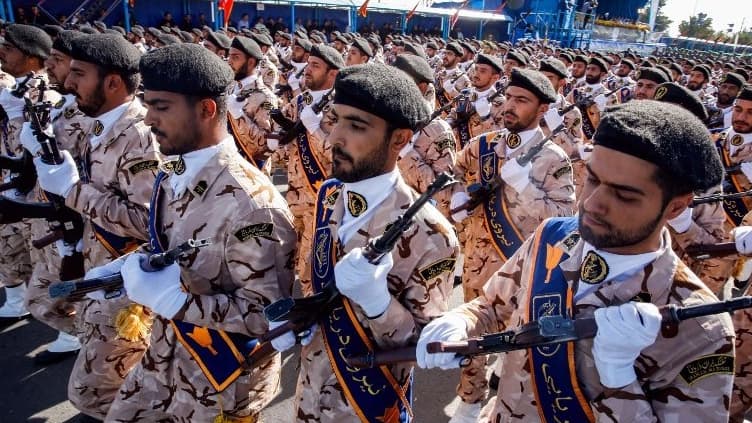 Le défilé militaire à Ahvaz, samedi 22 septembre.