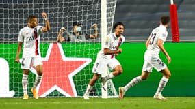 Les joueurs parisiens après le premier but du PSG mercredi soir face à l'Atalanta en Ligue des champions