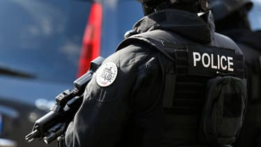 La police a interpellé les cinq suspects dans la nuit de lundi à mardi (illustration).