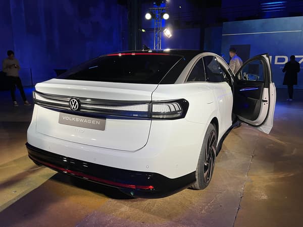 Volkswagen vise principalement les flottes avec ce grand modèle électrique. Autonomie annoncée de l'ID.7: 700 kilomètres.