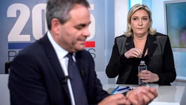 Xavier Bertrand et Marine Le Pen sur un plateau de télévision le 3 décembre.