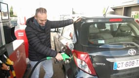 Automobile: le diesel perd du terrain face à l'essence