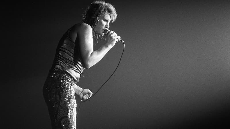 Johnny Hallyday lors d'un concert le 28 septembre 1971 au Palais des sports à Paris