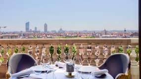 La terrasse du restaurant Les Terrasses de Lyon de la Villa Florentine.
