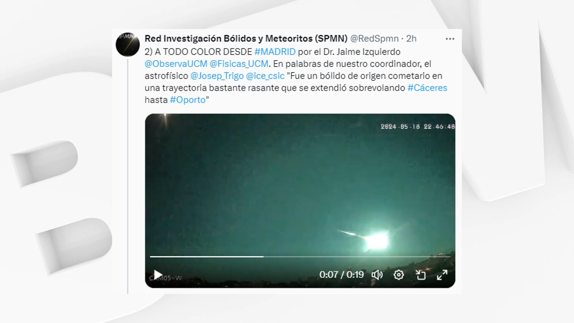 Meteor, fireball?  A blue light appears in the sky between Spain and Portugal