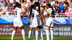 Les joueuses du PSG remportent la Coupe de France face à Yzeure.