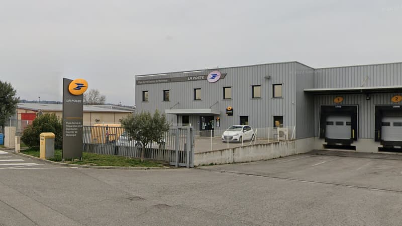 Le site de La Poste à Manosque (Alpes-de-Haute-Provence), en mars 2022.