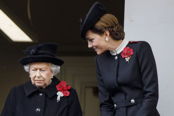 Kate Middleton et la reine Elizabeth le 11 novembre 2018, lors des commémorations de la Première Guerre mondiale.