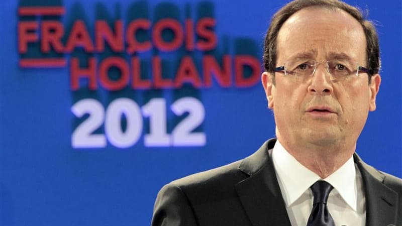 Le candidat socialiste François Hollande, principal rival de Nicolas Sarkozy à l'élection présidentielle, aura du mal à "tenir la distance", estime Henri Guaino, conseiller spécial du président sortant. /Photo prise le 26 janvier 2012/REUTERS/Charles Plat