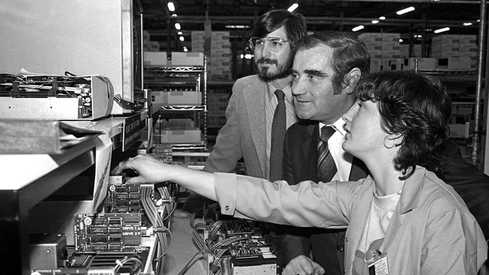 Steve Jobs lors de l'inauguration du site d'Apple à Cork (Irlande) en 1980