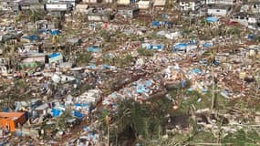 Des habitations détruites à Combani, à Mayotte, après le passage du cyclone Chido sur l'archipel, le 15 décembre 2024.