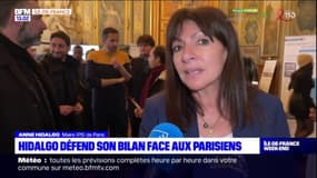 Paris: Anne Hidalgo défend son bilan face aux Parisiens