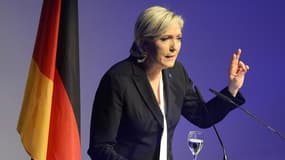 Marine Le Pen en discours en Allemagne, le 21 janvier 2017.