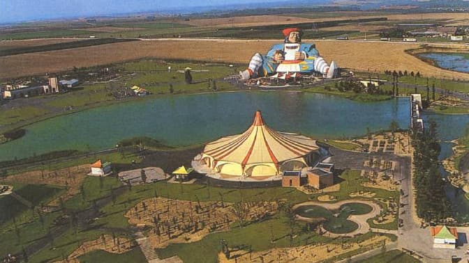 une vue aérienne du parc de mirapolis
