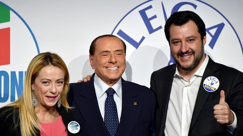 Après la mort de Berlusconi, Meloni salue 